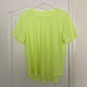 Lululemon High Neck Running and Training T-Shirt Size 14 Faded Zap Yellow